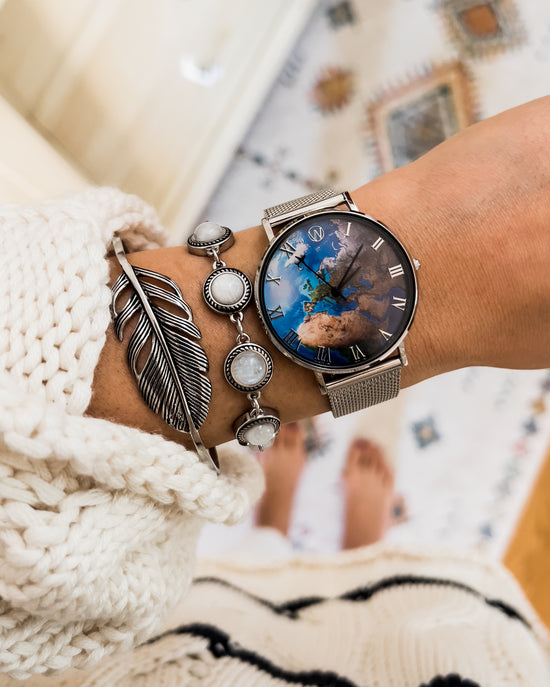Load image into Gallery viewer, Explore The World - Waterproof Watch
